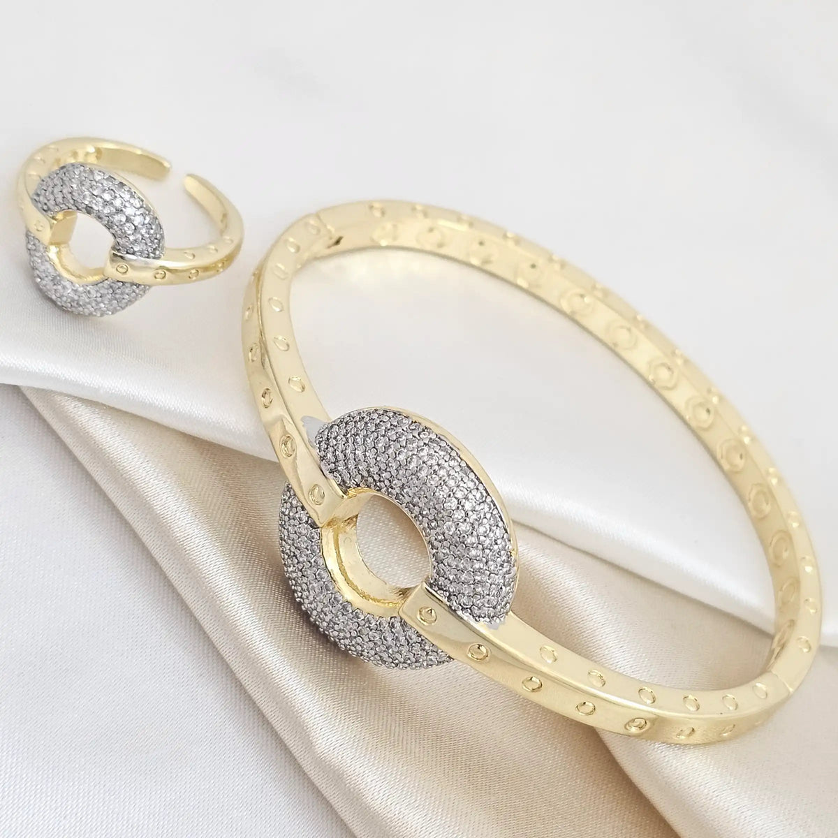 Brazalete Y Anillo Dorado Con Aro Plateado Rf K4932