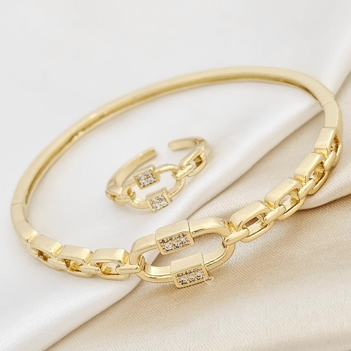 Brazalete Y Anillo Tipo Cadena Con Circones Dorado Rf K4180