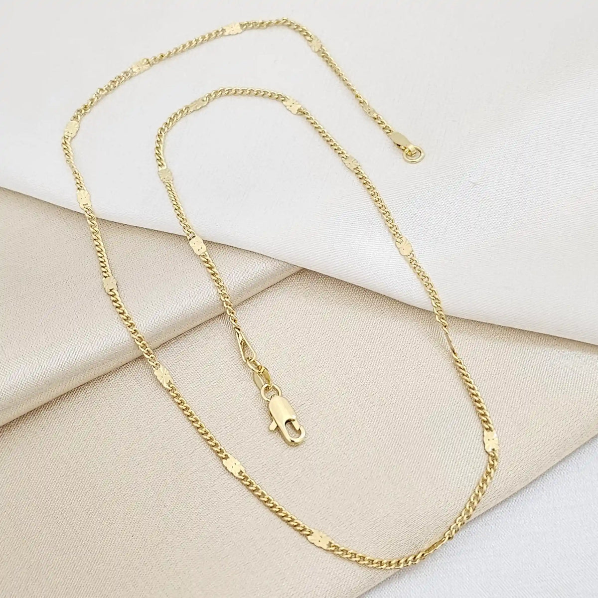 Cadena Cubana Con Destellos Punteras 45Cms Lam 18K - 40001