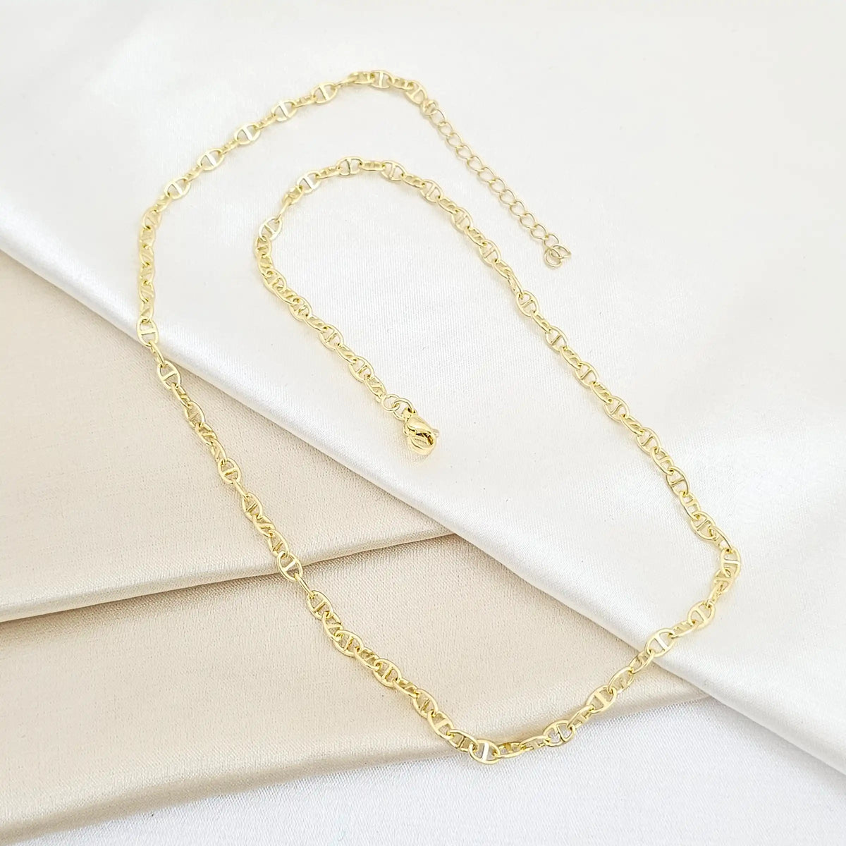 Cadena Gu??I Delgada 49Cm Con Extensor Dorado Rf K5683