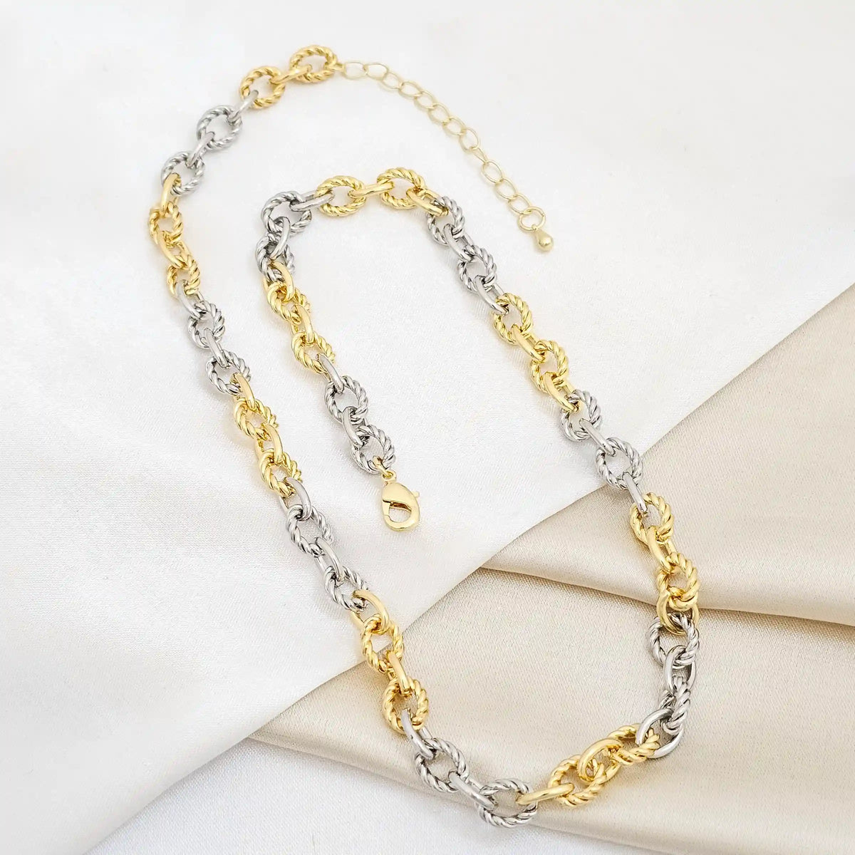 Cadena Mini Aros Trenzados Dorado Y Plateado Rf K6824