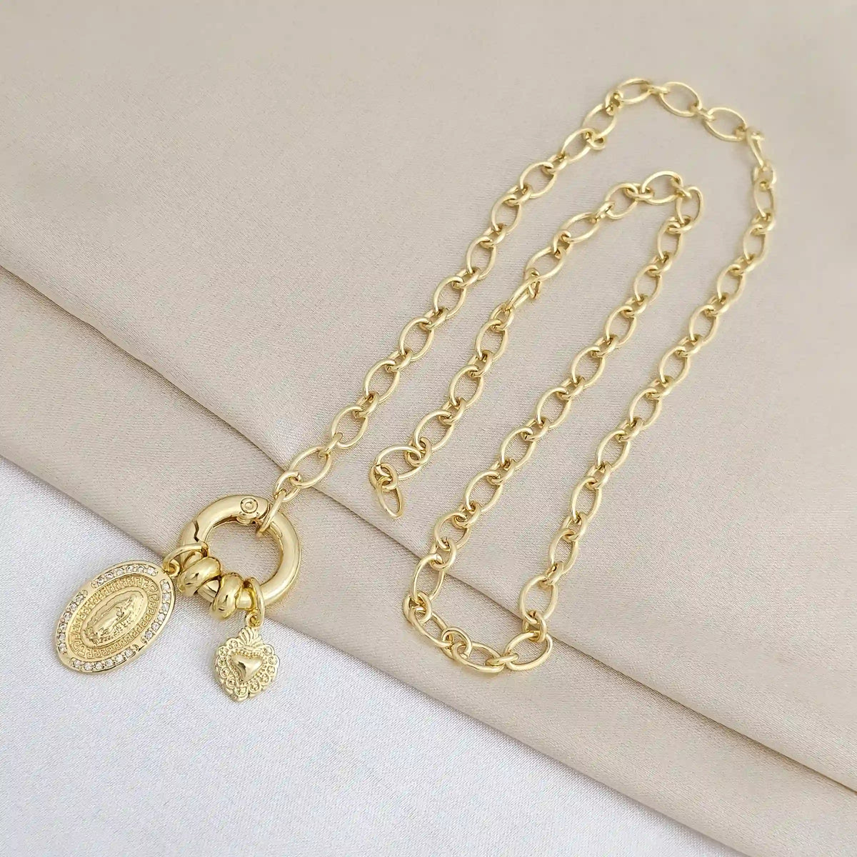 Cadena Virgen De Guadalpue Y Sagrado Corazon Dorado Rf K8310