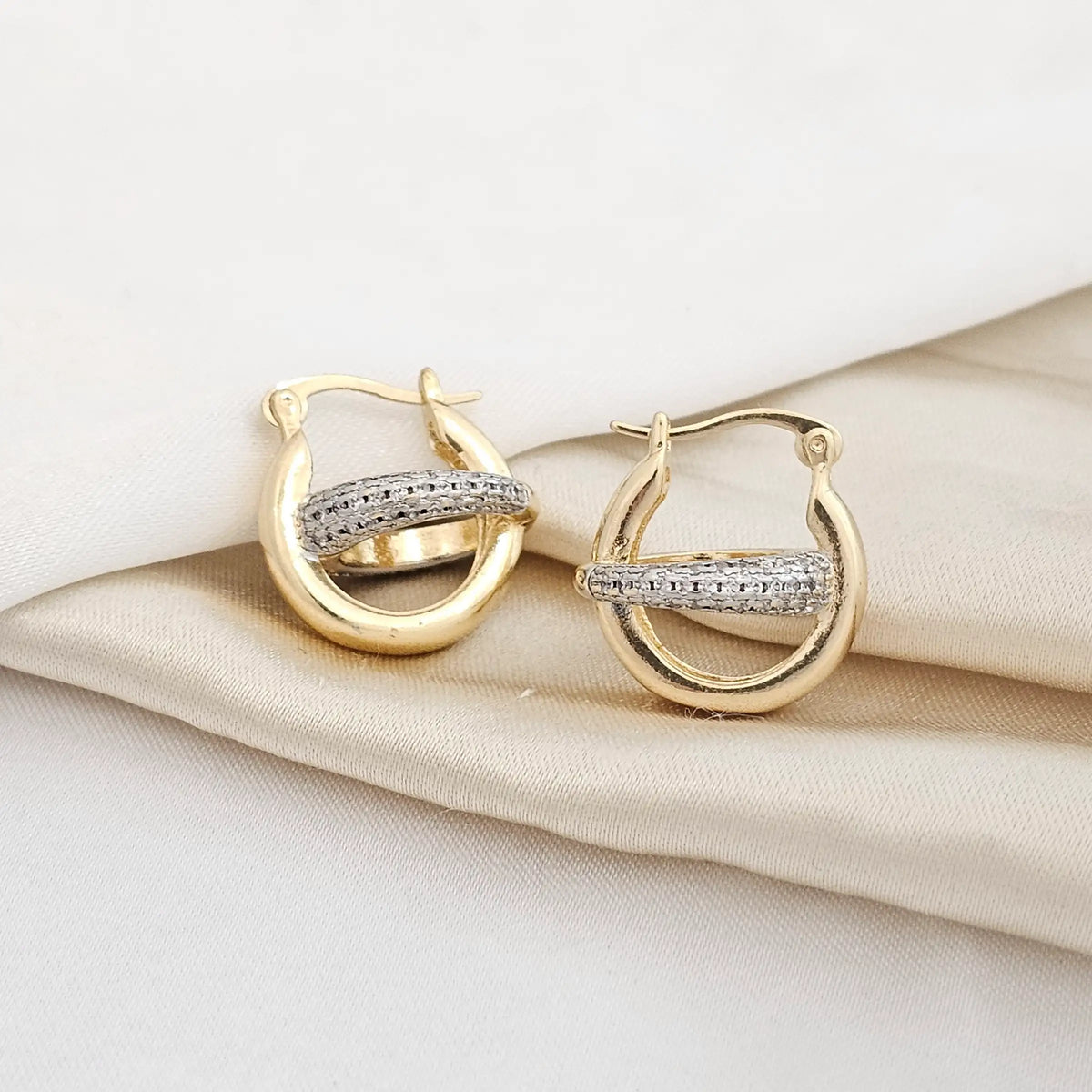 Candonga Doble Aros Dorado Y Plateado Rf K5194