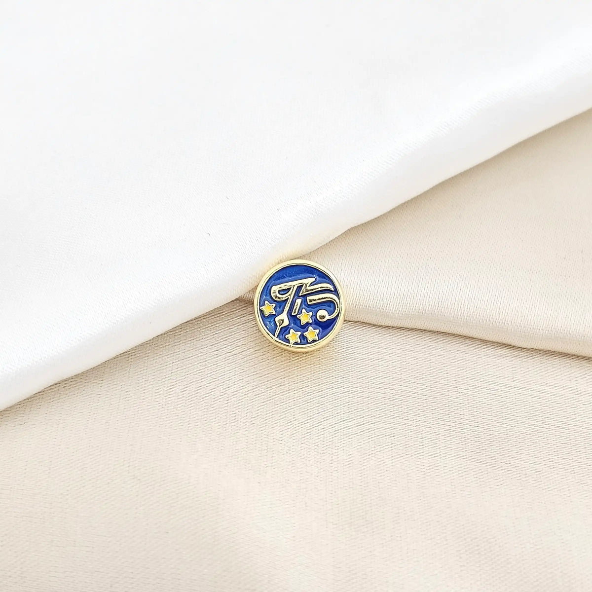 Charm Azul Con Mini Estrellas Dorado Rf K6490