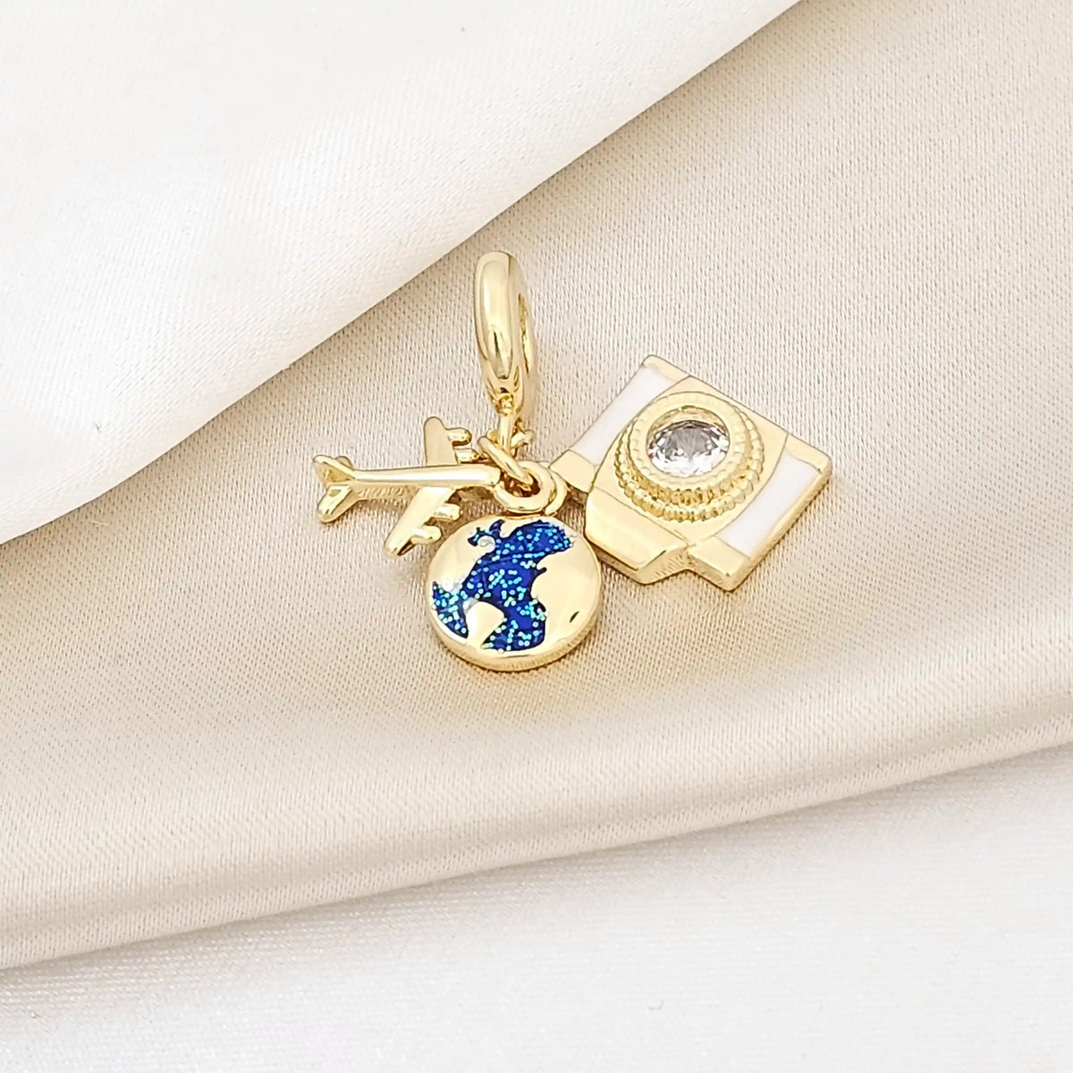 Charm Camara Blanca Avion Y Planeta Dorado Rf K5356