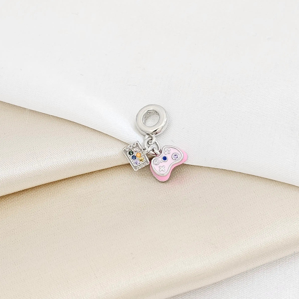 Charm Control De Video Juegos Rosa Y Plateado Rf K7285