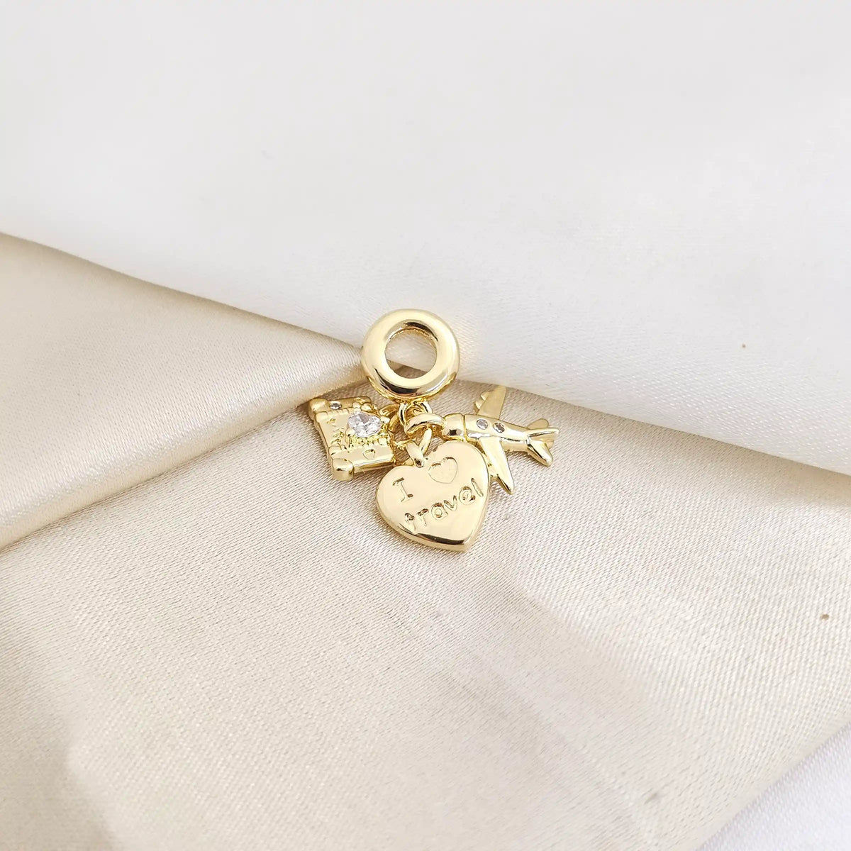 Charm Corazon Avion Y Maleta Dorado Rf K7793
