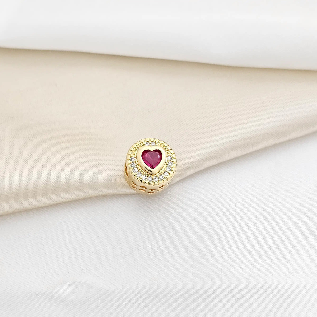Charm Corazon Perla Roja Circones Dorado Rf K3960