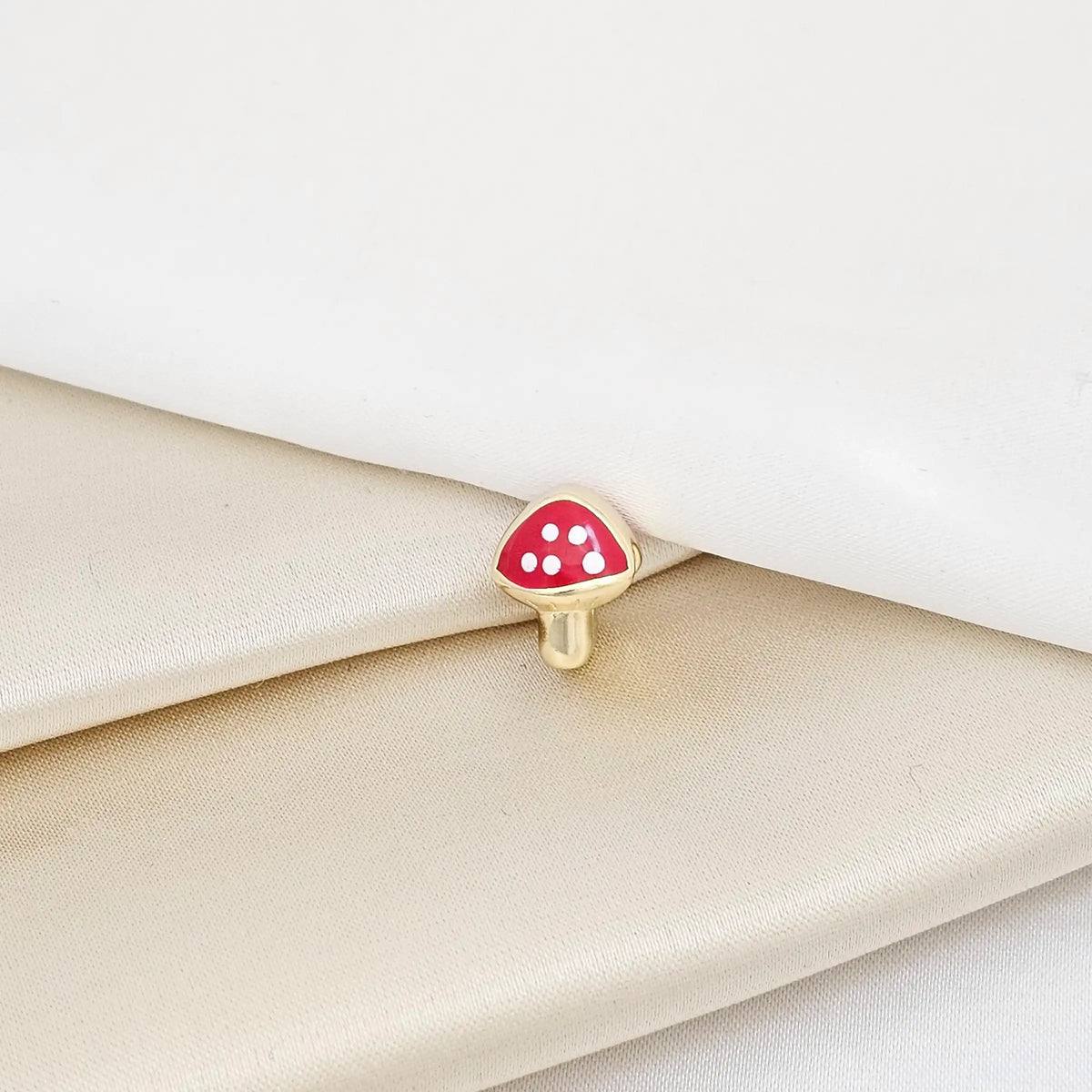 Charm Hongo Grande Rojo Y Dorado Rf K7370
