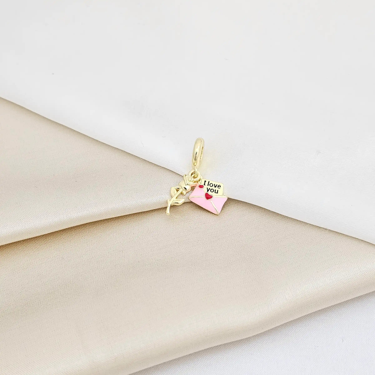 Charm Rosa Dorado Y Carta De Amor Corazones Rojos Rf K7444