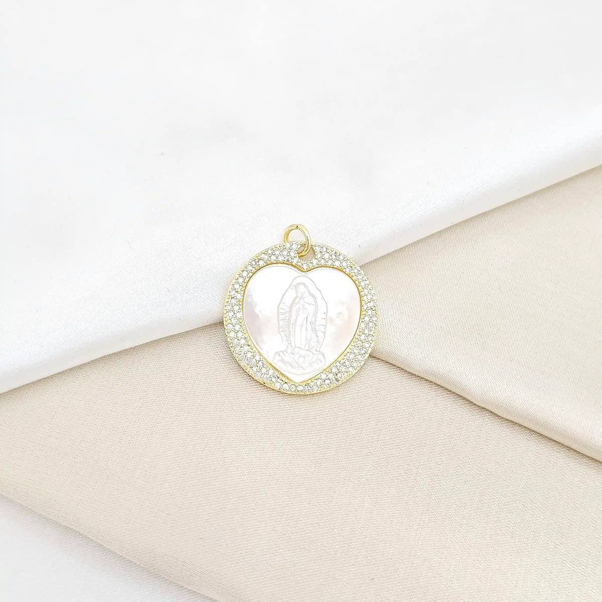 Dije Circulo Dorado Corazon Y Virgen De Nacar Rf K7644