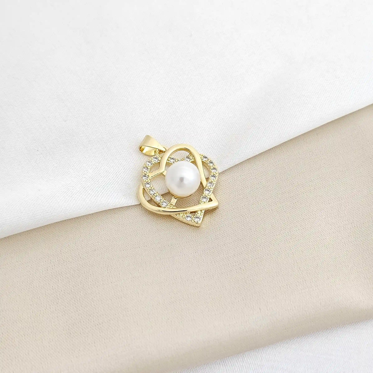Dije Corazon Doble Con Perla Dorado Rf K3295