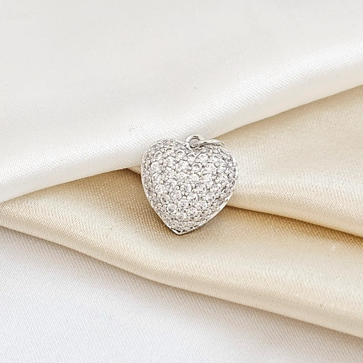 Dije Corazon Pequeño En Filigram Dorado Rf K4308