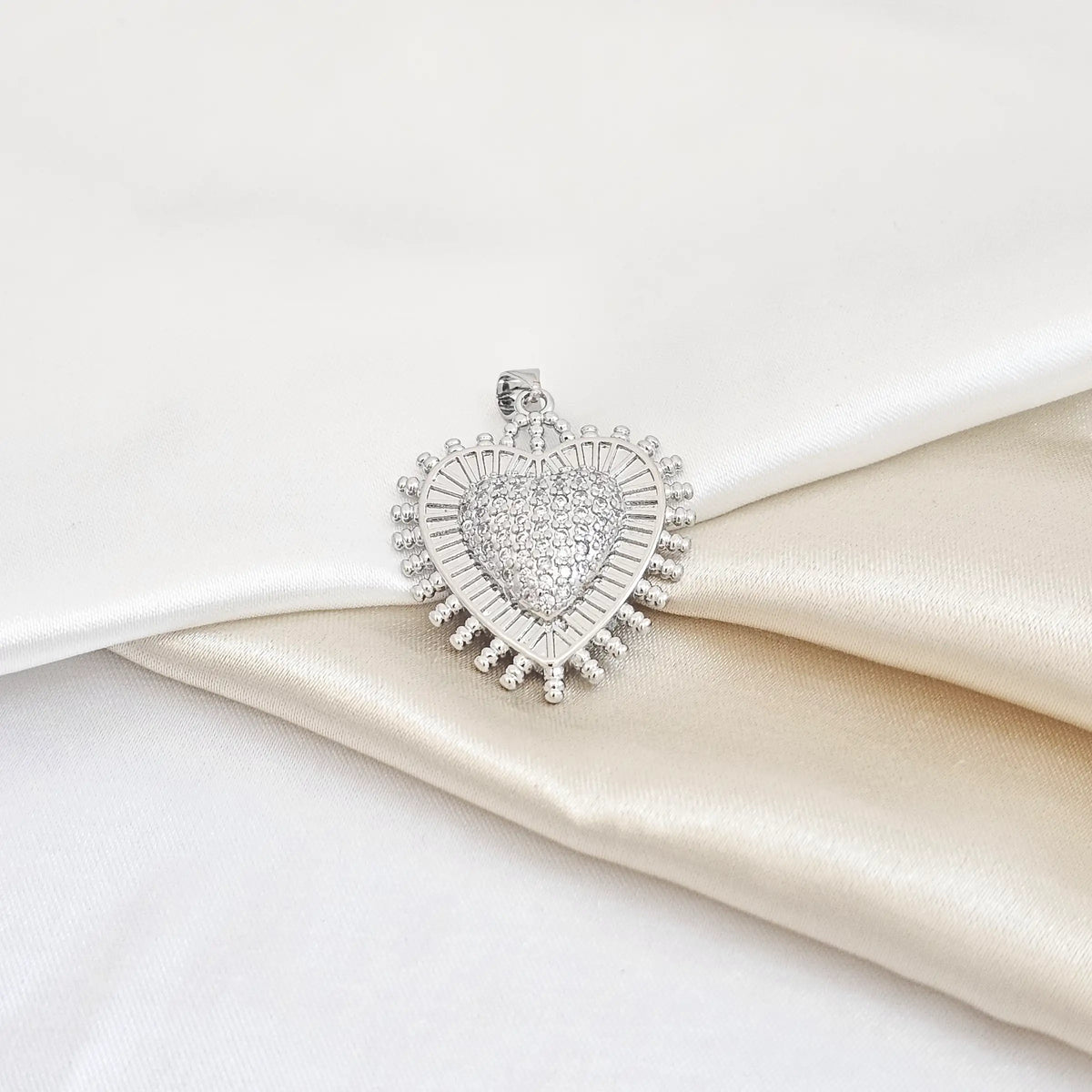Dije Corazon Plateado Con Circones Cristal Rf K7643