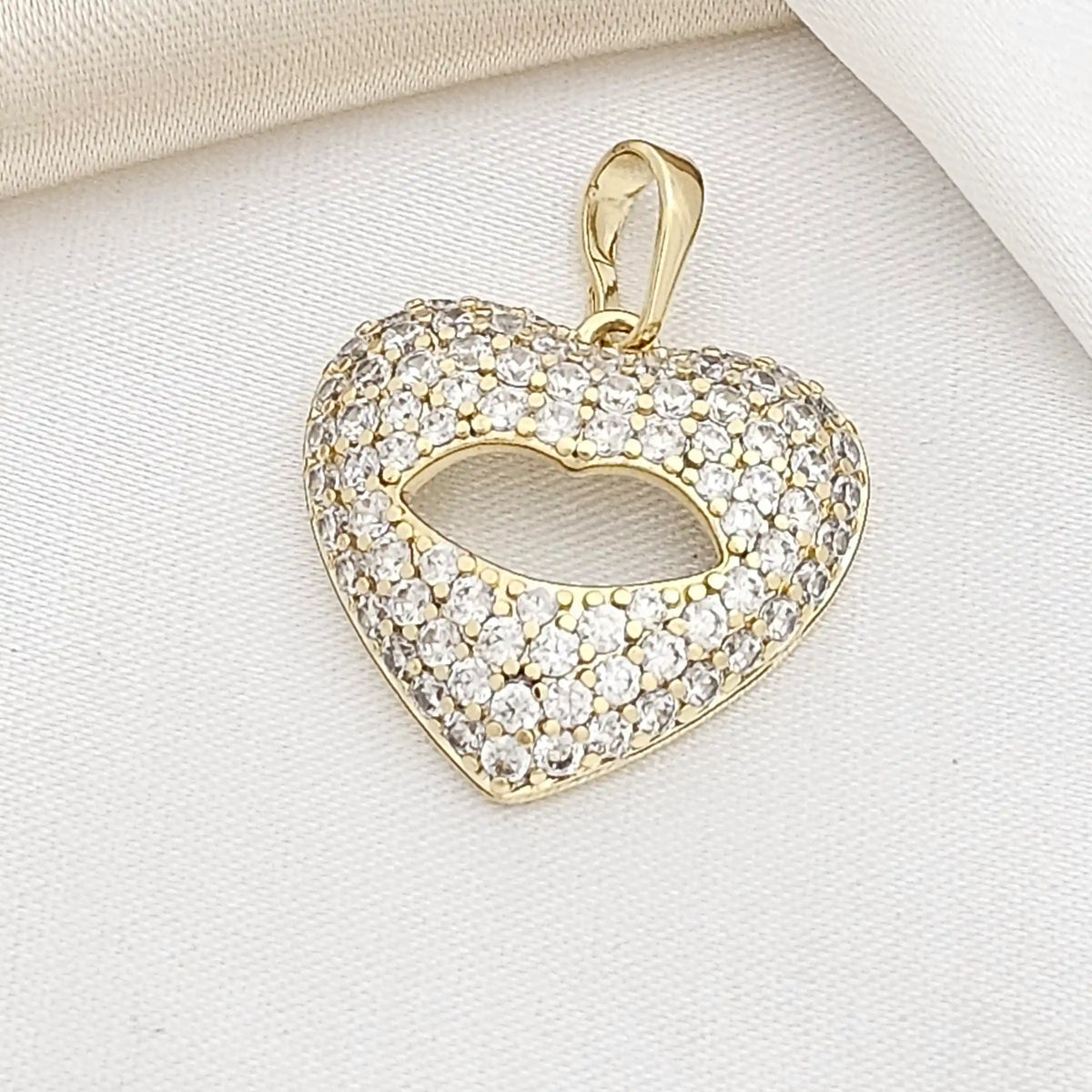 Dije Corazon Y Beso Circones Dorado Xp Rf K2681