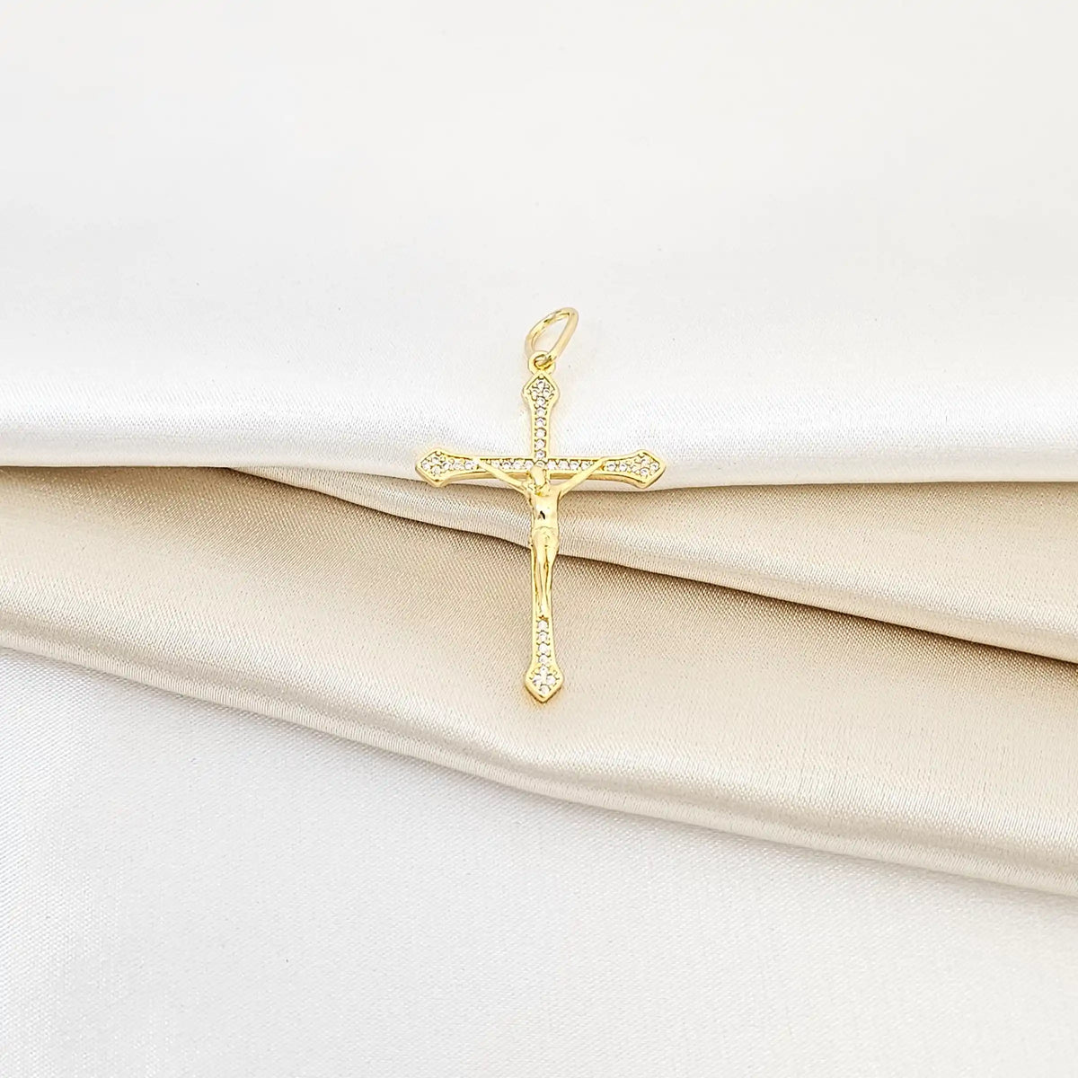D Cruz Cristo Circonias 4 Cms Lam 18K Rf B/23304
