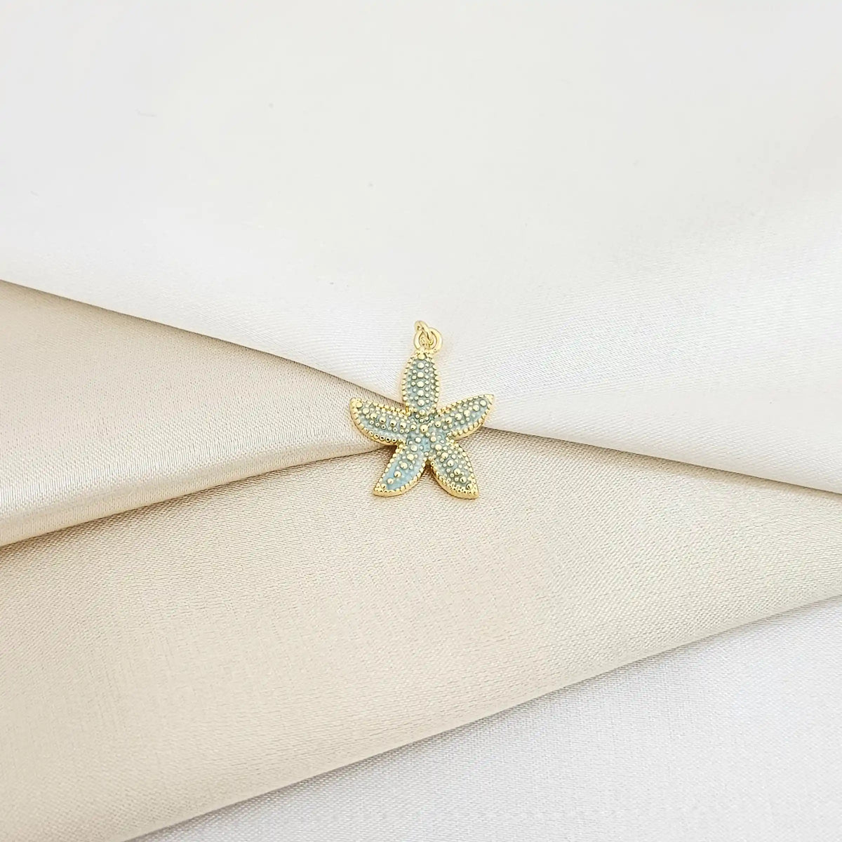 Dije Estrella De Mar Verde Claro Y Dorado Rf K7135