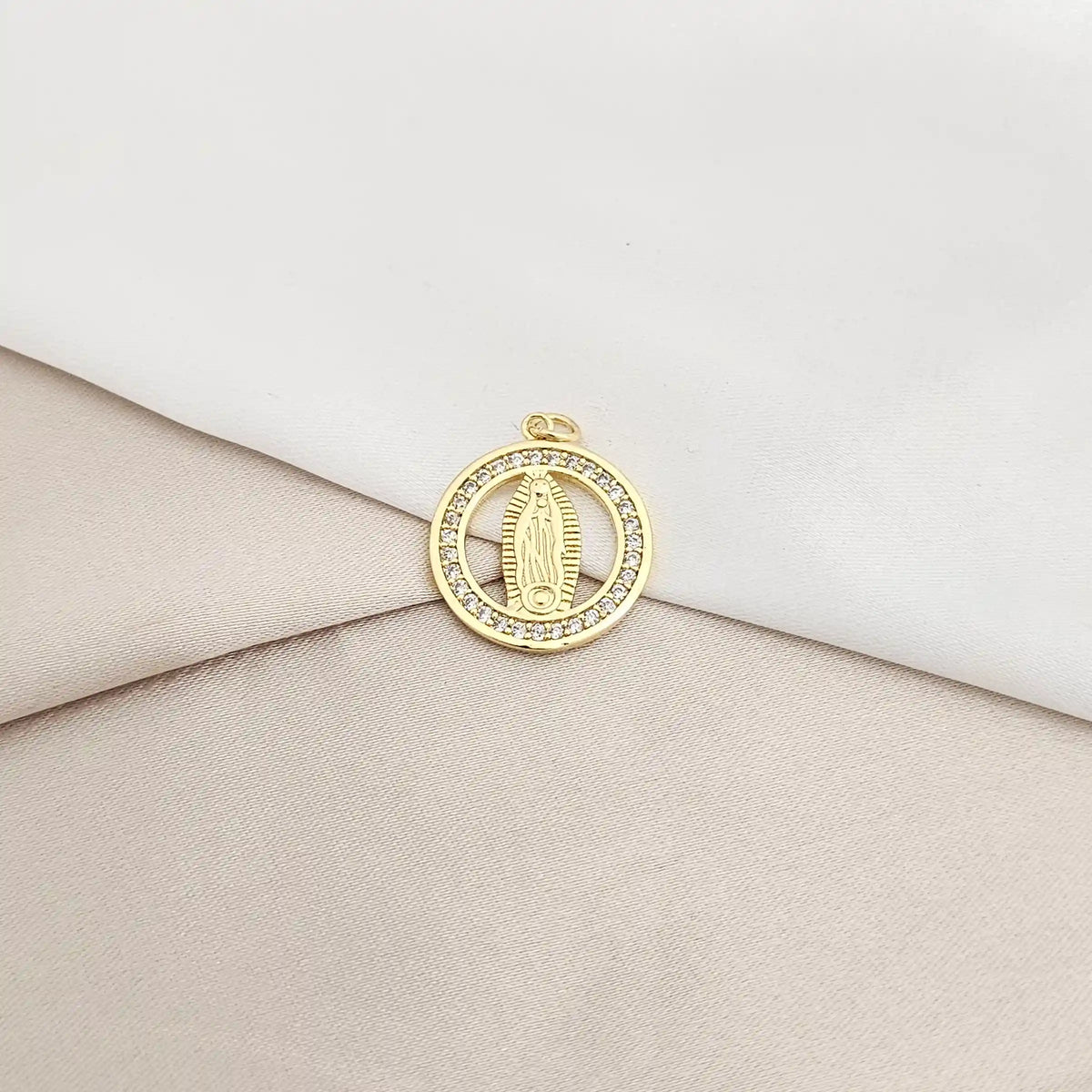 Dije Medalla Virgen De Guadalupe Con Circones Dorado Rf K7962
