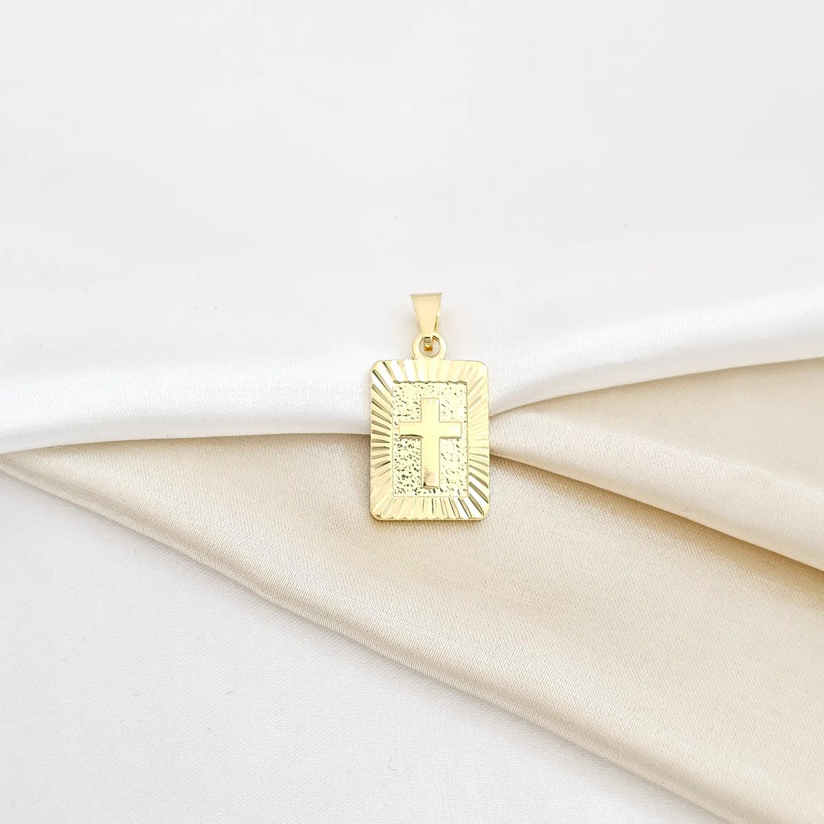Dije Placa Almighty Lam 18K - 23250