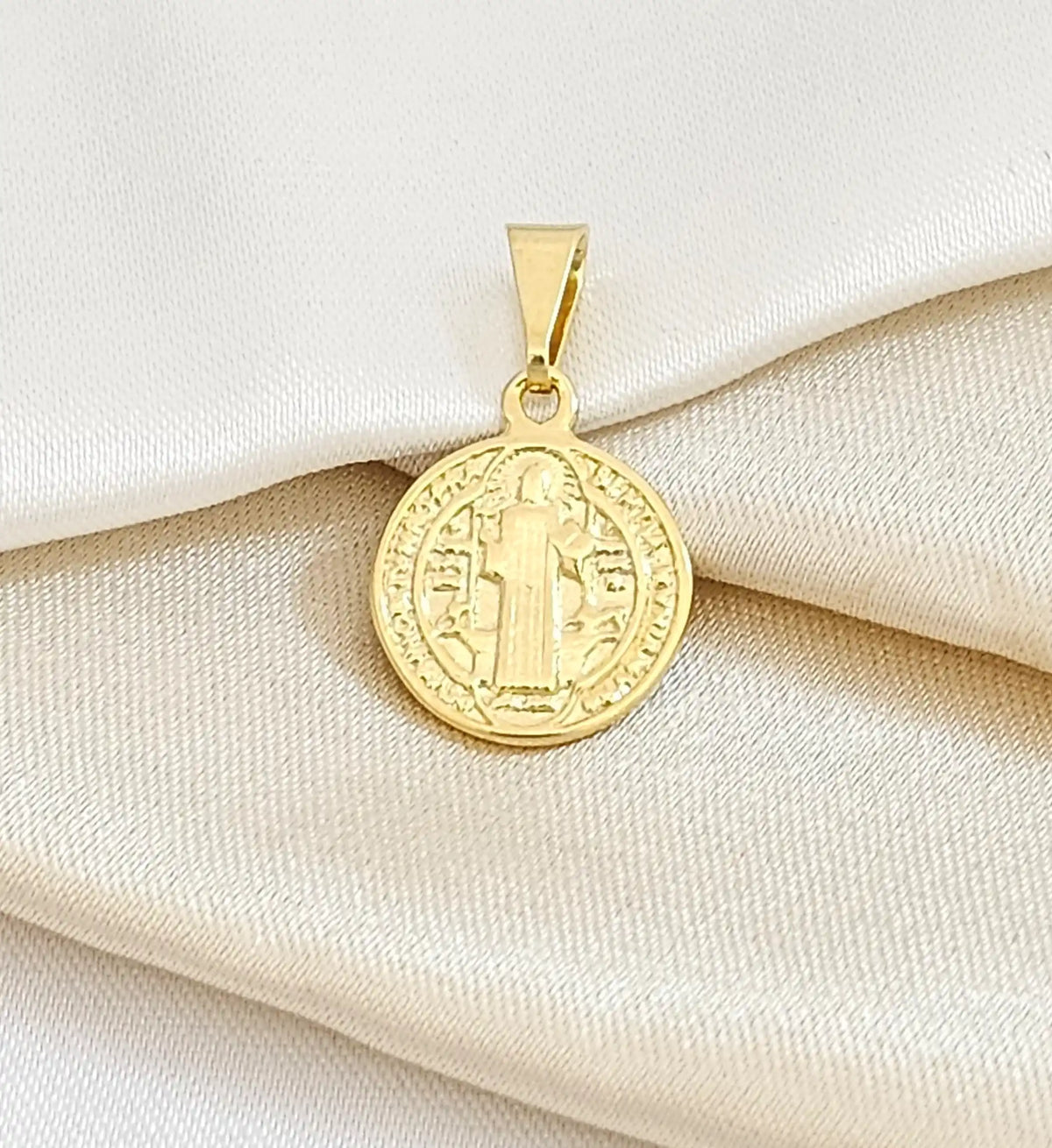 Dije San Benito Lam 18K - 24476
