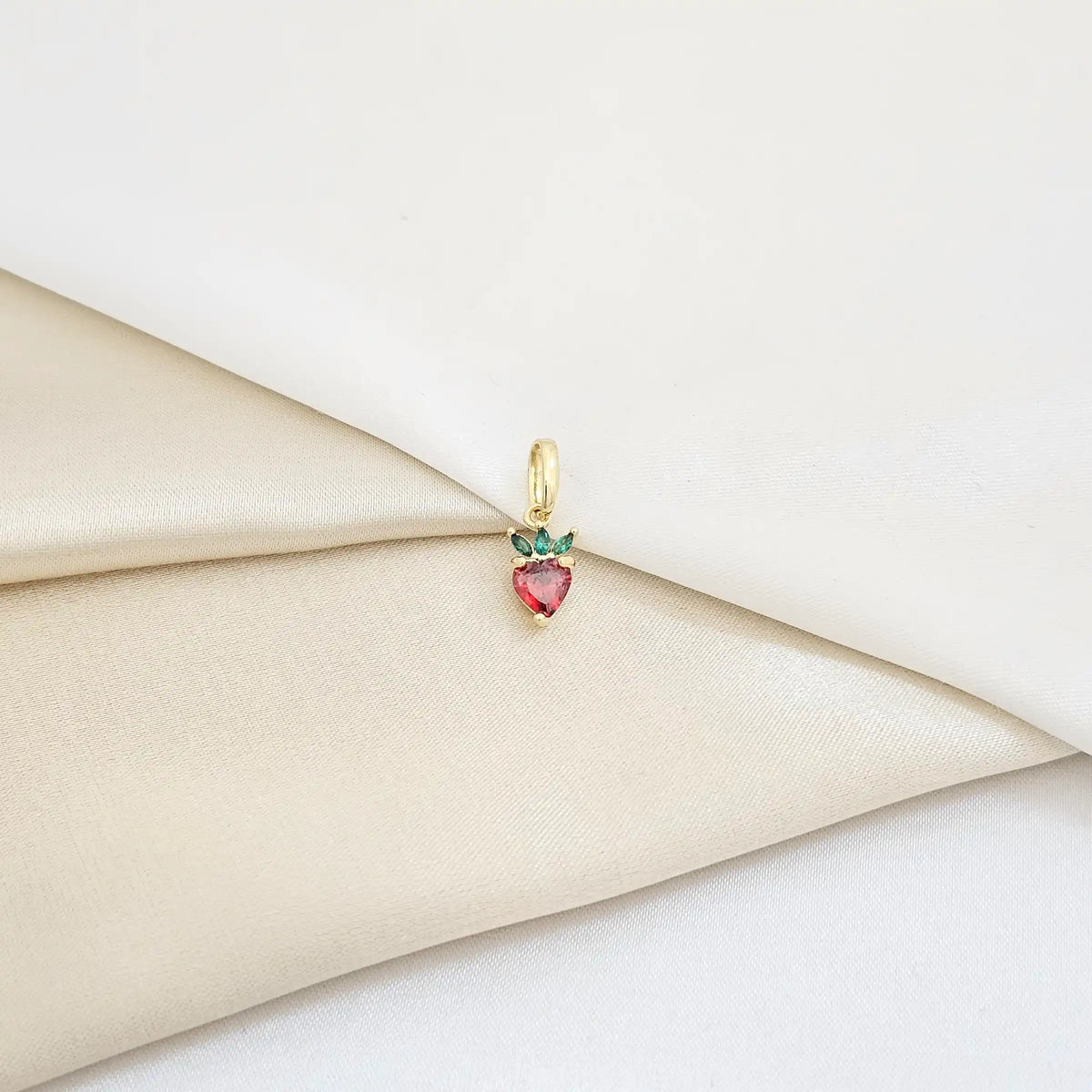 Dije Strawberry Lam 18K B/23381