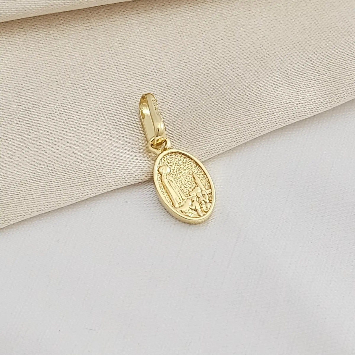 Dije Virgen De Fatima 12.6Mm Lam 18K B/20060