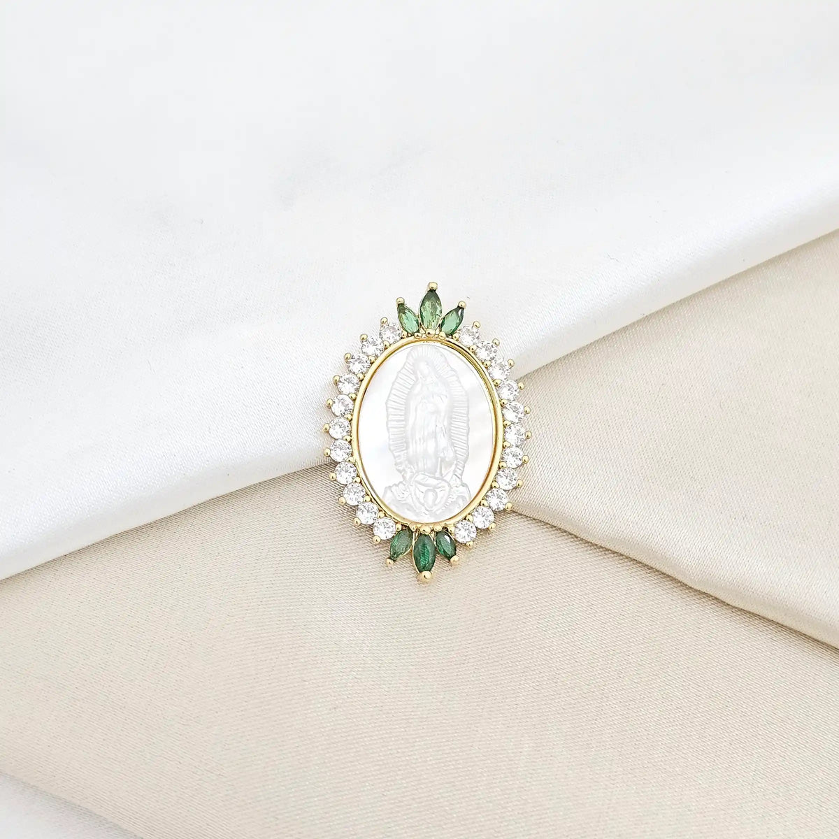 Dije Virgen De Guadalupe Nacar Circon Verde Rf K7650