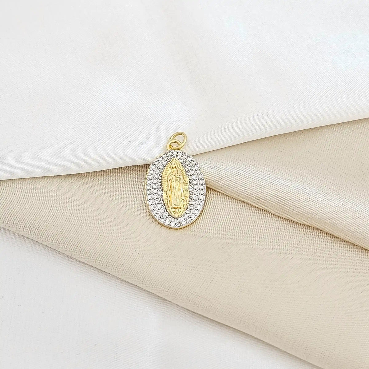 Dije Virgen Dorado Con Circones Plateado Rf K5416
