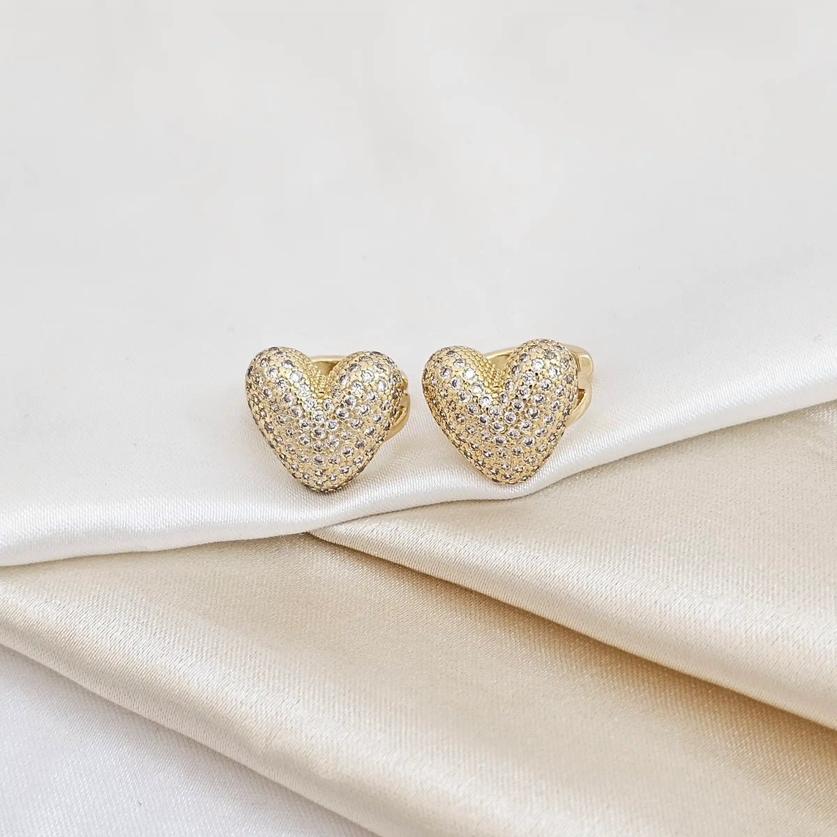 Earcuff Corazon Grande Circones Dorado Rf K4949