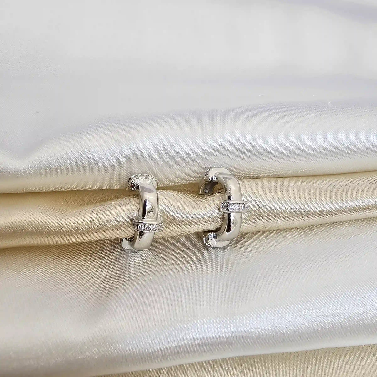 Earcuff Cuadrado Con Circiones Plateado Rf K2127