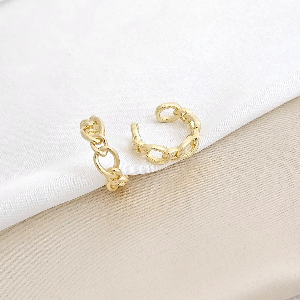 Earcuff En Cadena Dorado Rf K3185
