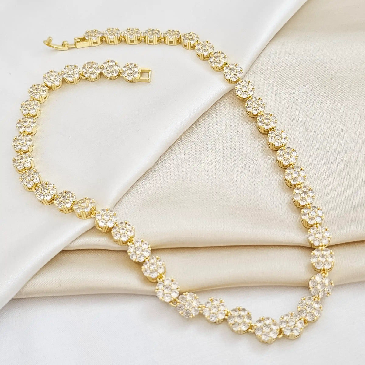 Gargantilla Flor Con Circones Broche Dorado Rf K4287