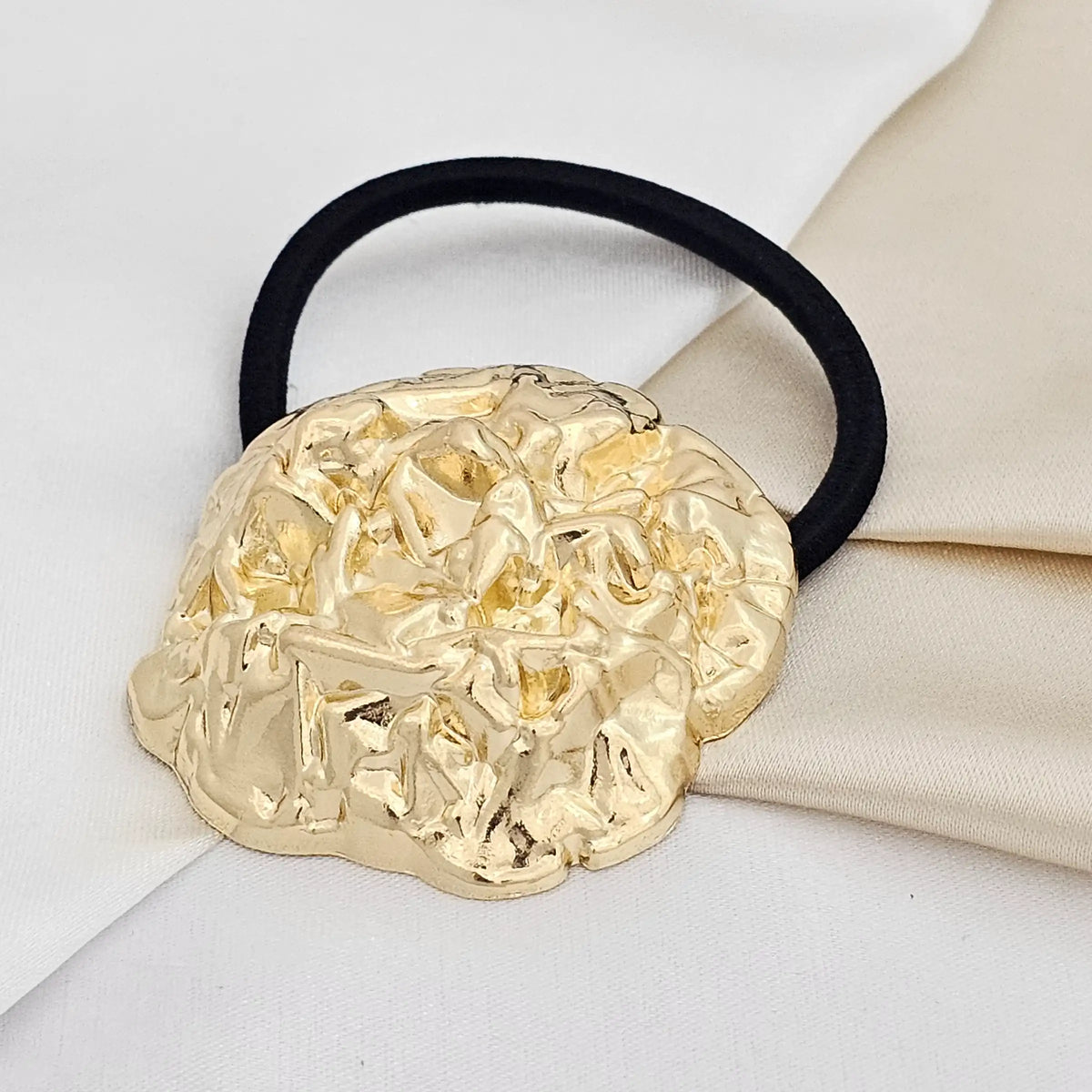 Pony Cuff Grande Corrugado Dorado Rf K4103