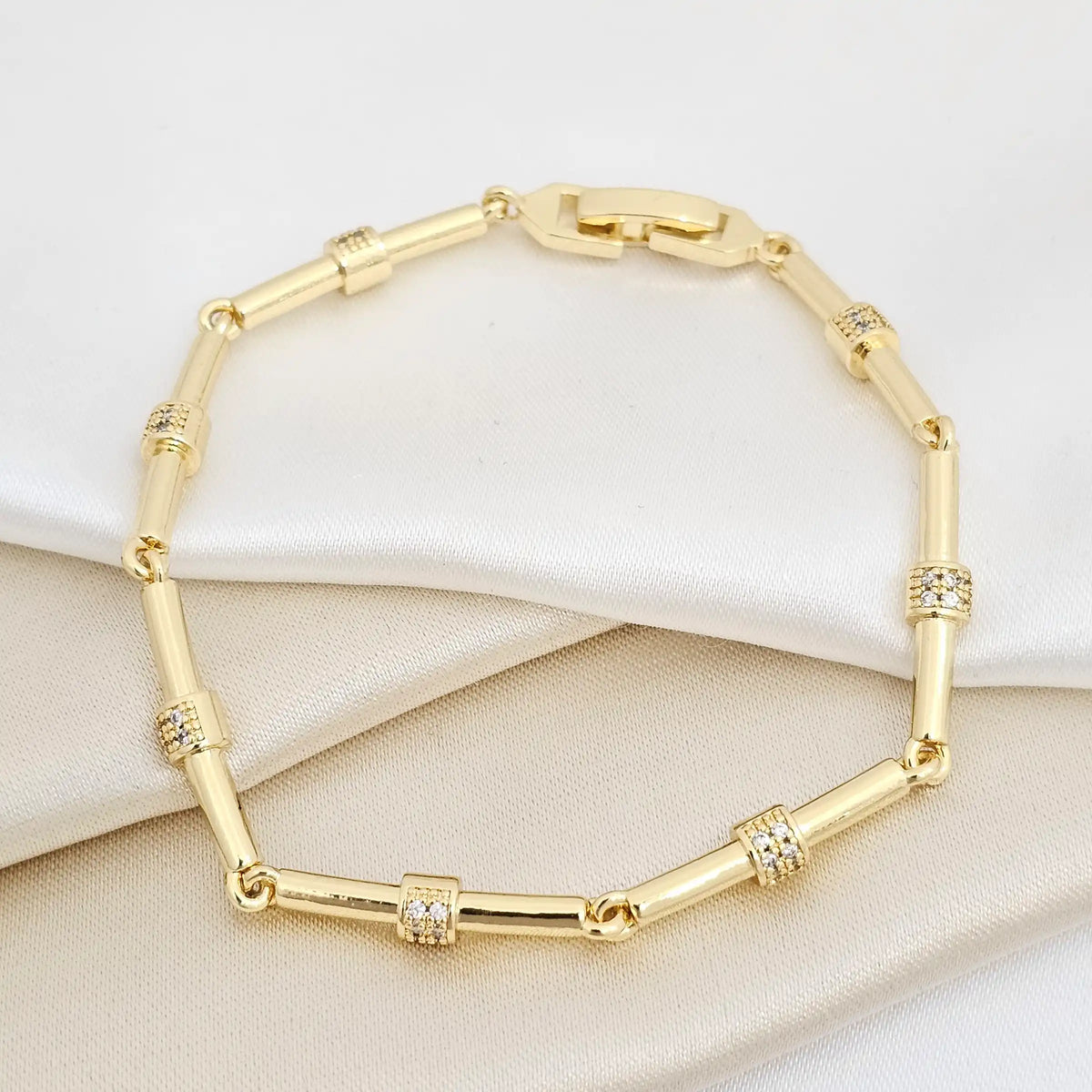 Pulsera Canutillo Grande Con Circones Broche Dorado Rf K6986
