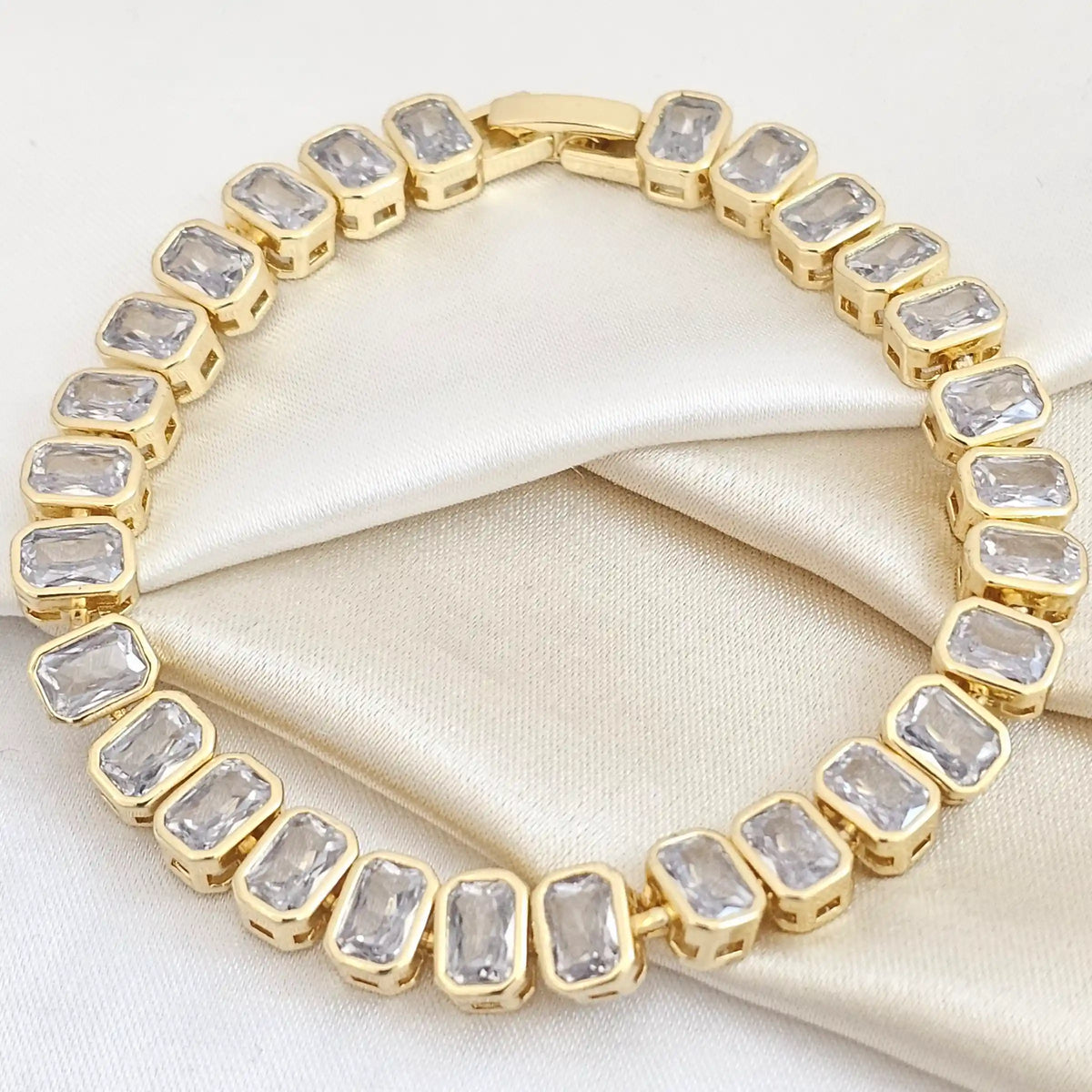 Pulsera Circones Rectangulares Con Broche Dorado Rf K4943