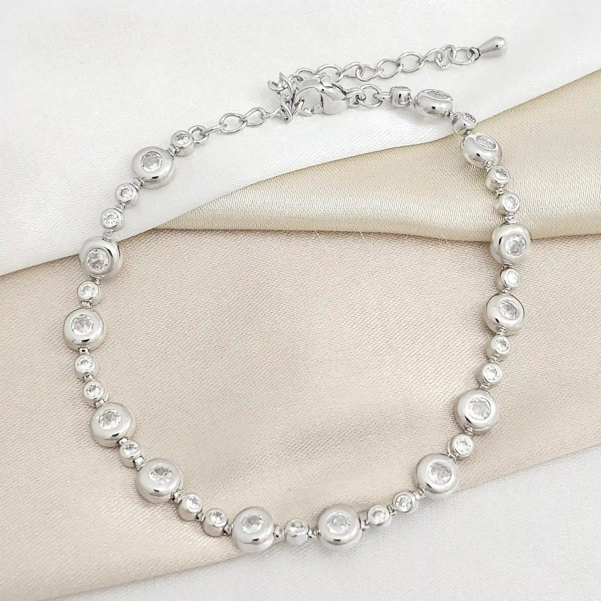 Pulsera Circulos Y Circones Plateada Con Extensor Rf K8298
