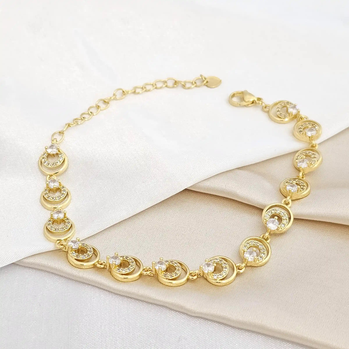 Pulsera Elegante Aros Circones Con Extensor Dorado Rf K4450