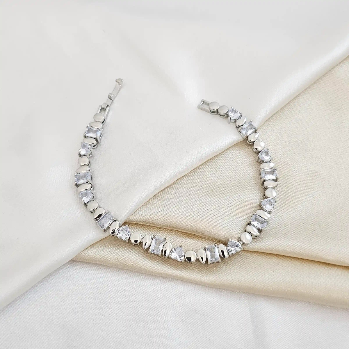 Pulsera Figuras Con Circones Cristal Plateado Rf K4303