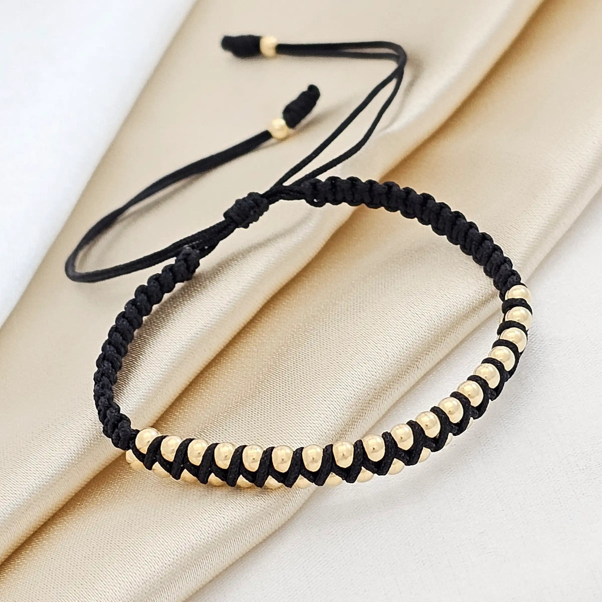 Pulsera Gold Macrame # 3 Multibalin Negra