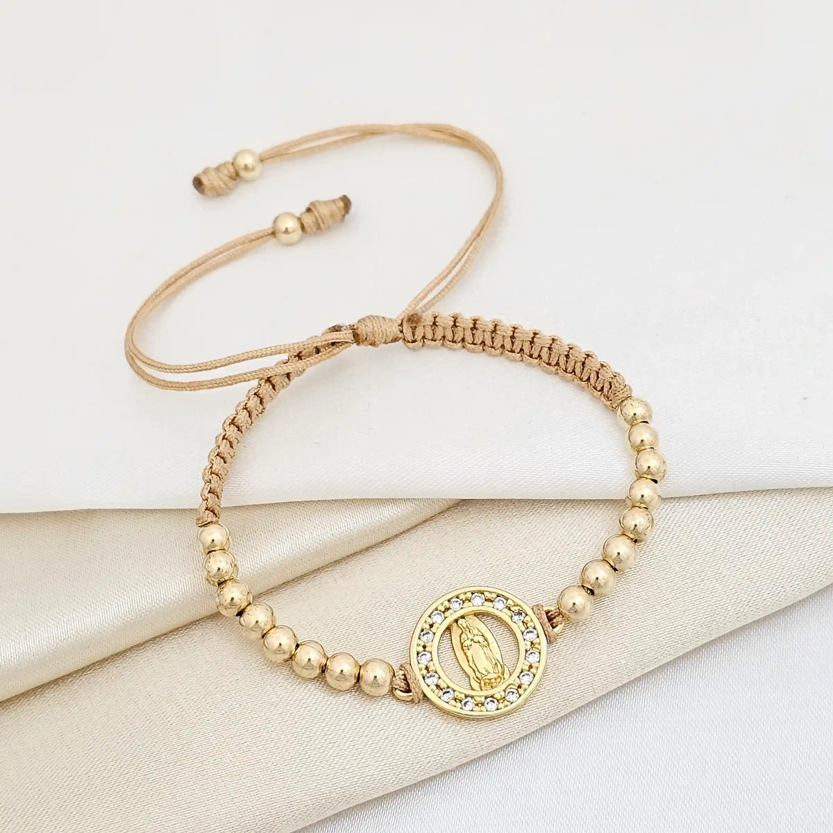 Pulsera Gold Macrame # 4 Hvirgen Guadalupe Beige