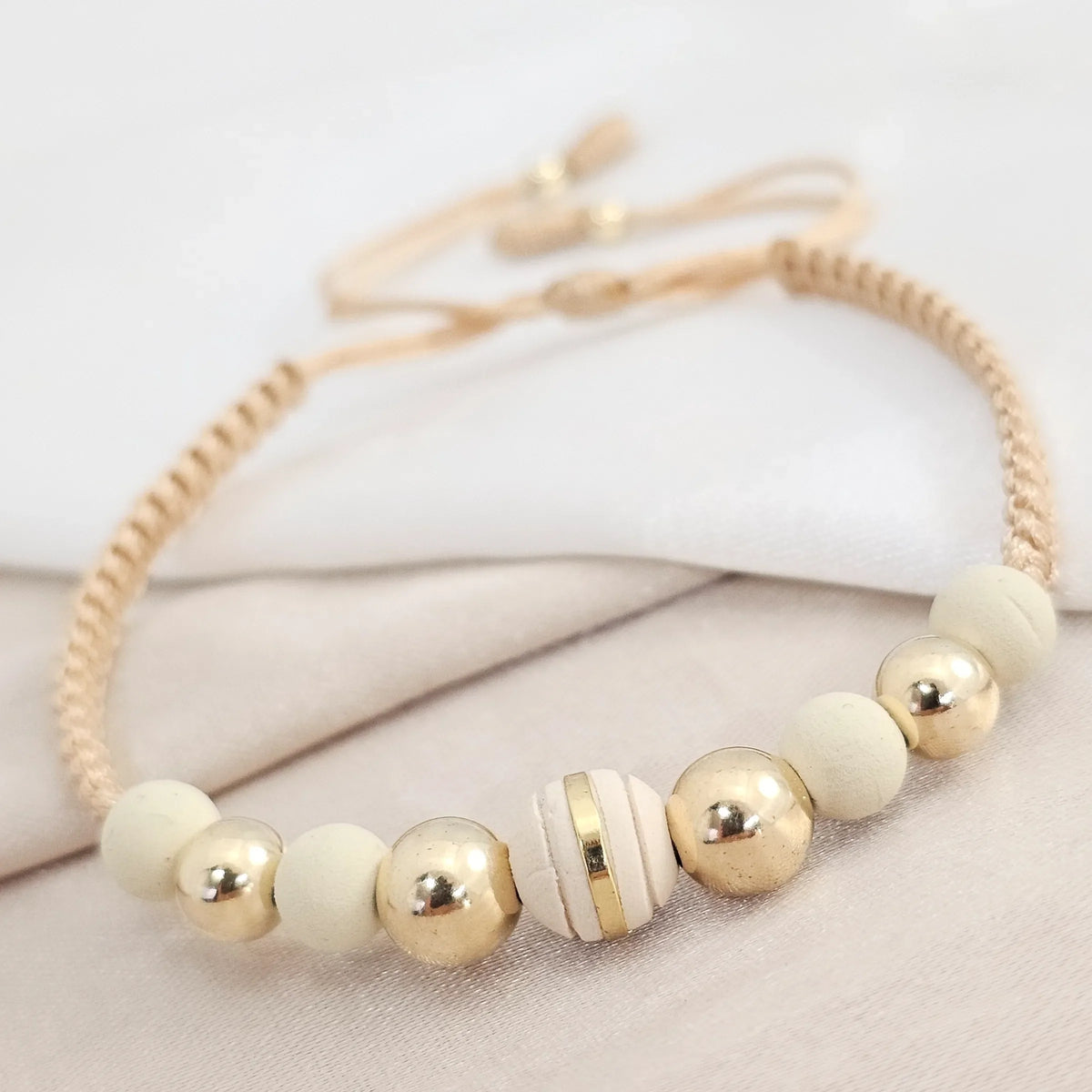 Pulsera Gold Macrame #7-6-3 Beige
