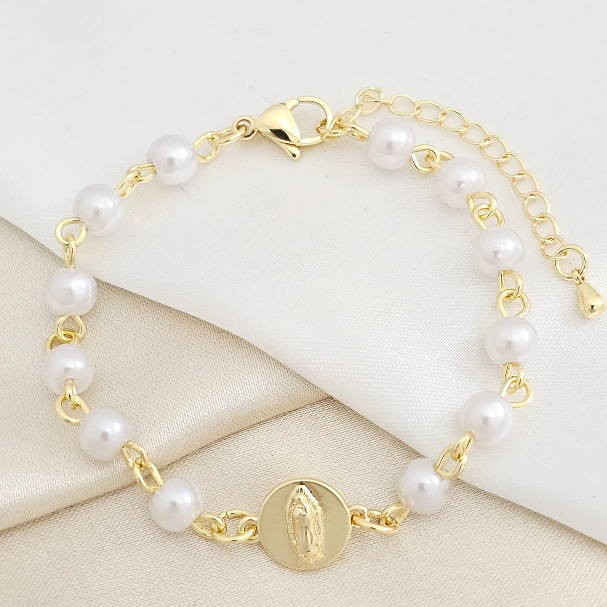 Pulsera Perlas N6 Con Dije Mini Virgen Dorado Rf K7768
