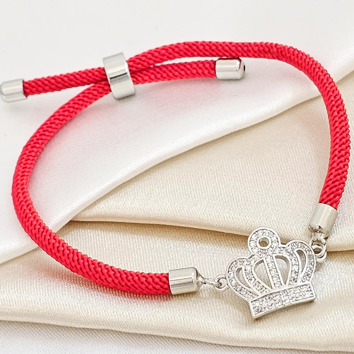 Pulsera Roja Ajustable C / Herraje Corona Plate