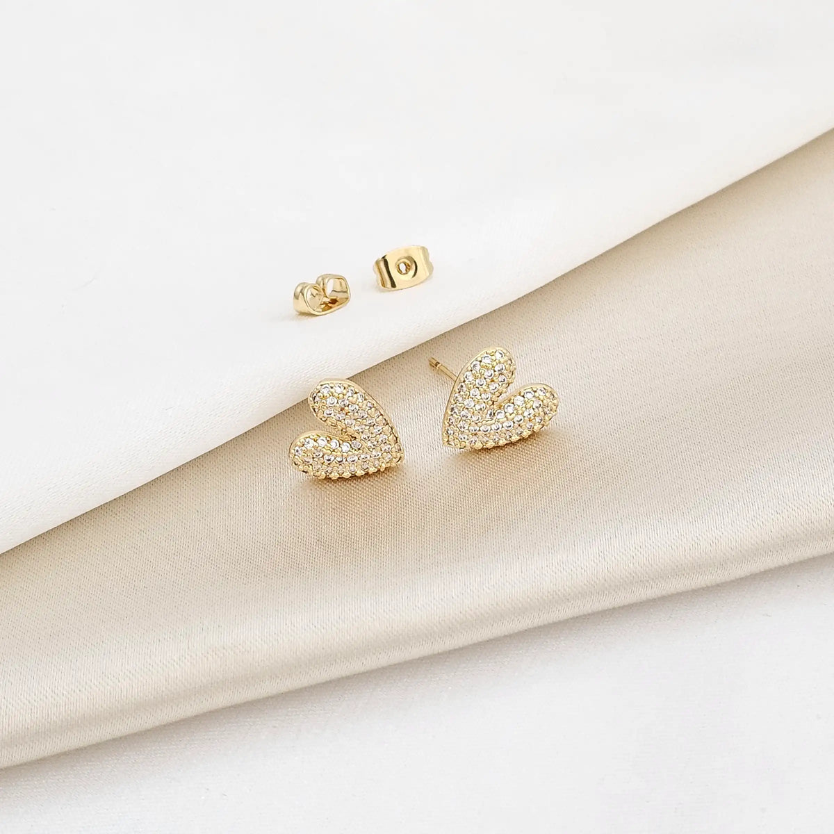 Topo Corazon Elegante Con Circones Dorado Rf K5404
