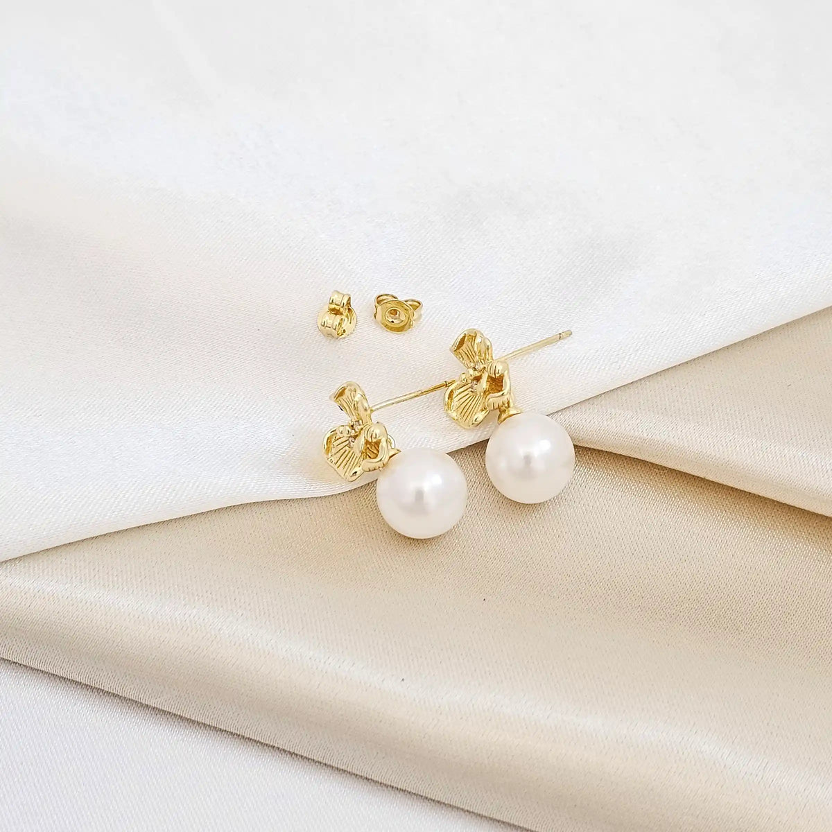 Topo Flor Y Libelula Dorado Con Perla Rf K7587