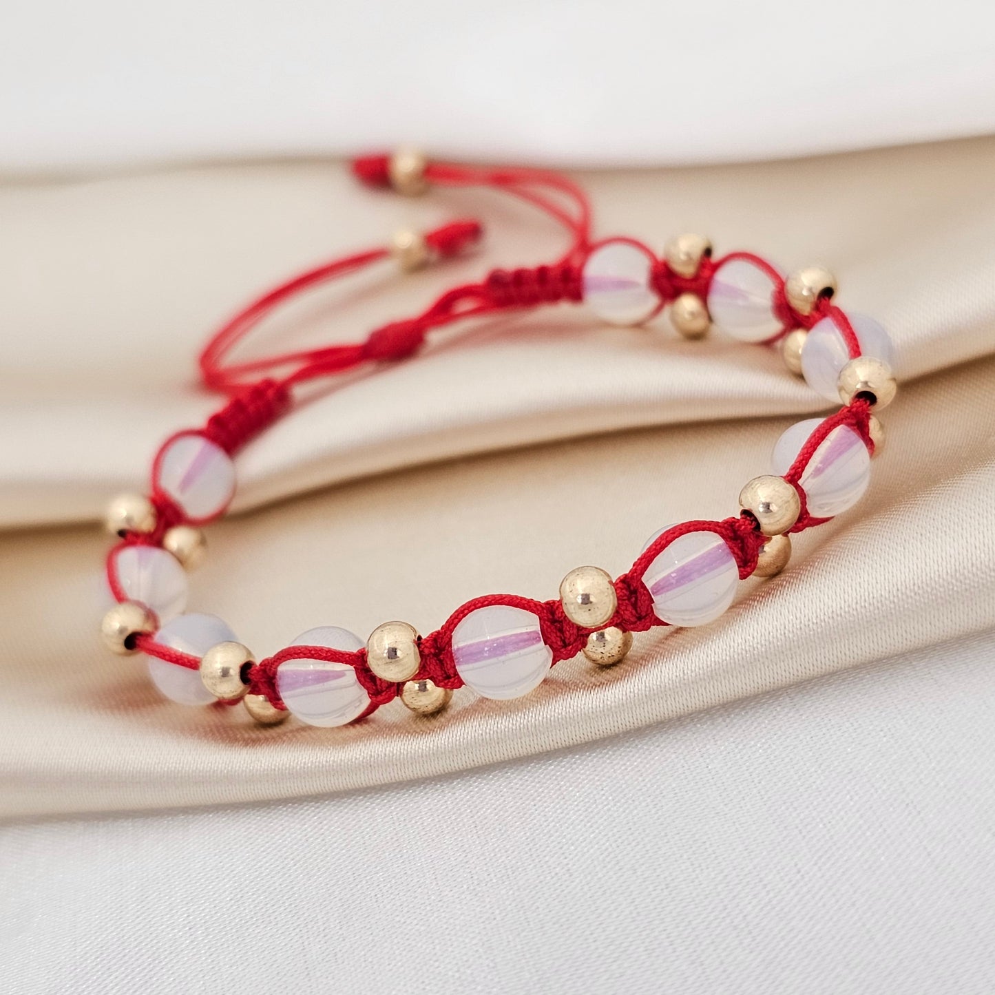 PULSERA GOLD MACRAME #4 OPALO #6 ROJO