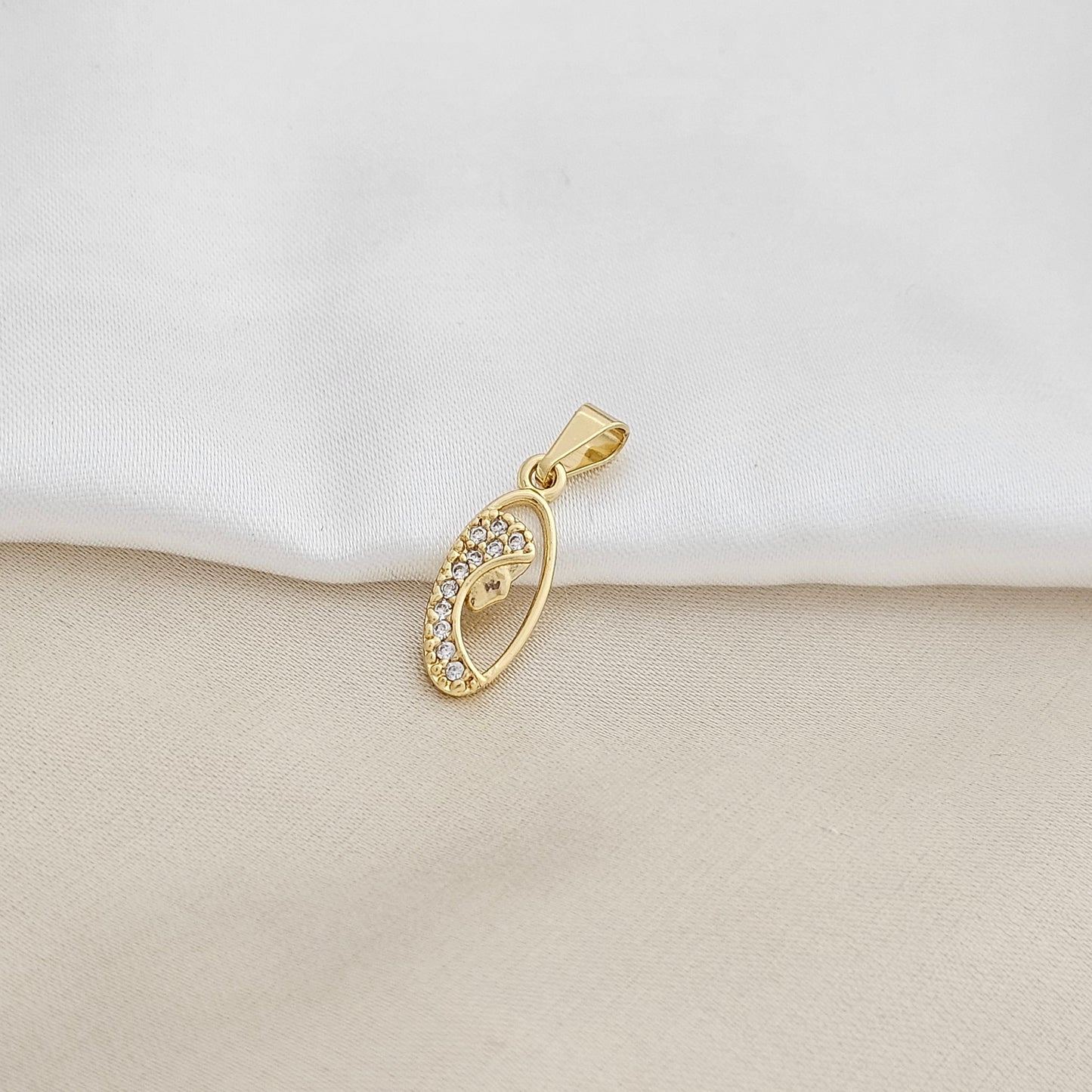 DIJE VIRGEN NIÑA LAM18K RF 23147-CRISTAL