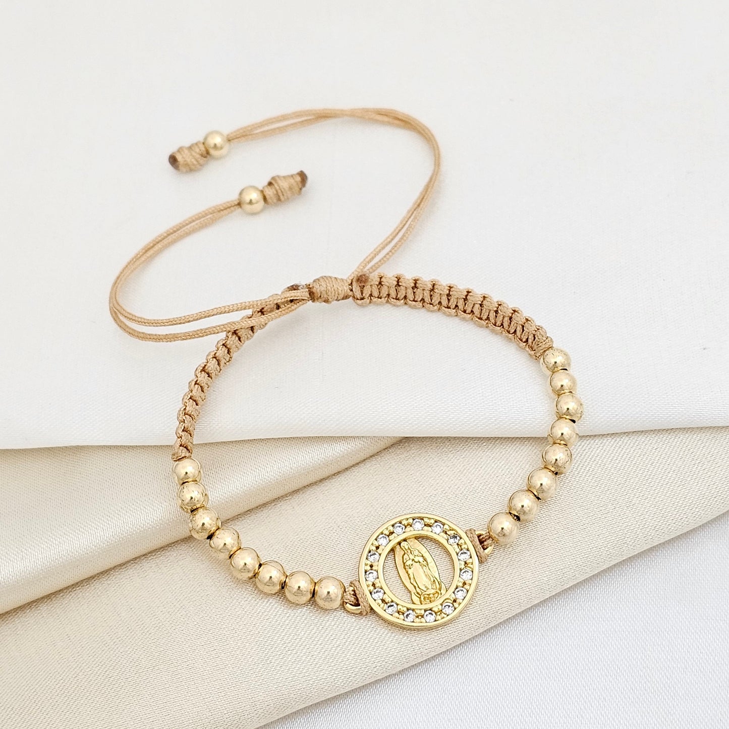 PULSERA GOLD MACRAME # 4 HERRAJE VIRGEN GUADALUPE BEIGE