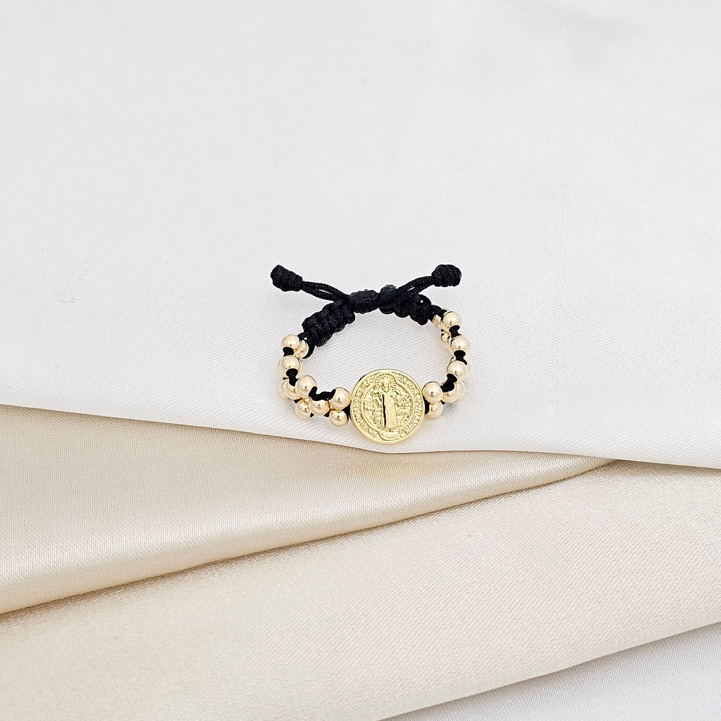 ANILLO GOLD HERRAJE SAN BENITO NEGRA