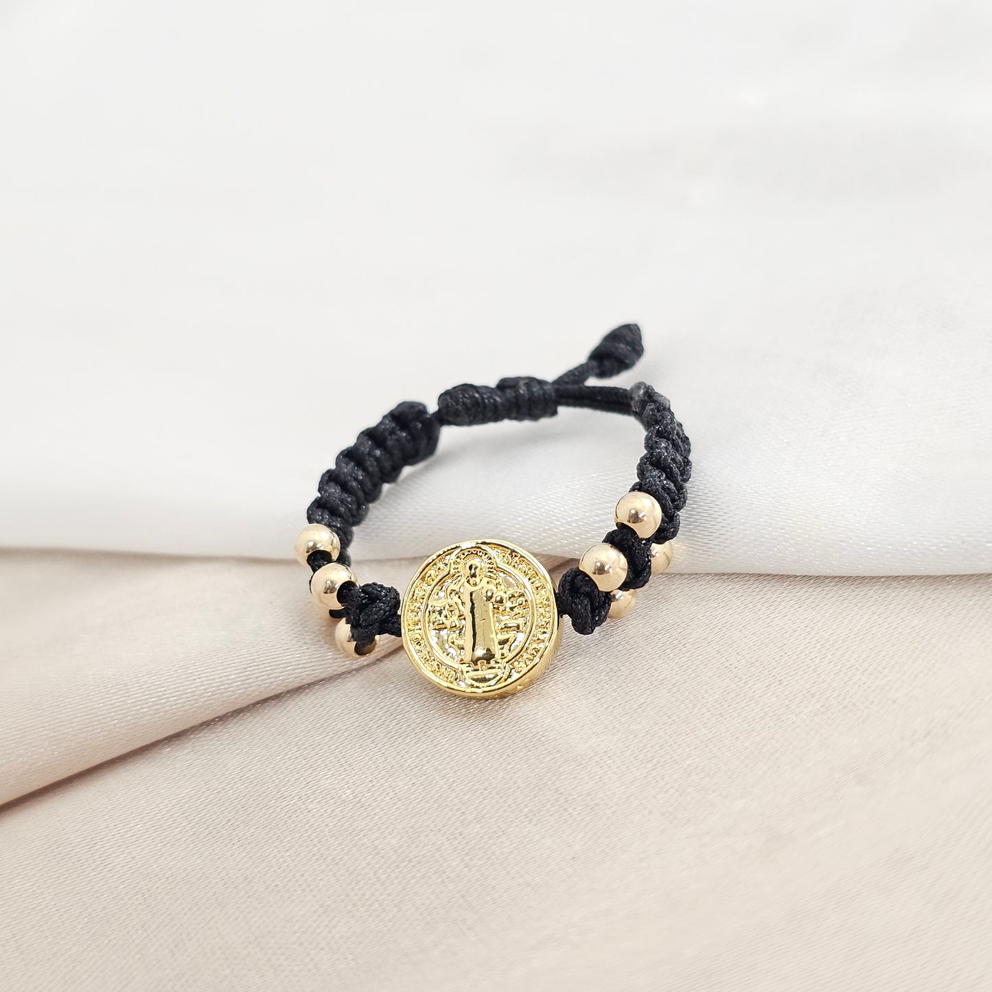 ANILLO GOLD LATERAL HERRAJE SB ABAD NEGRO